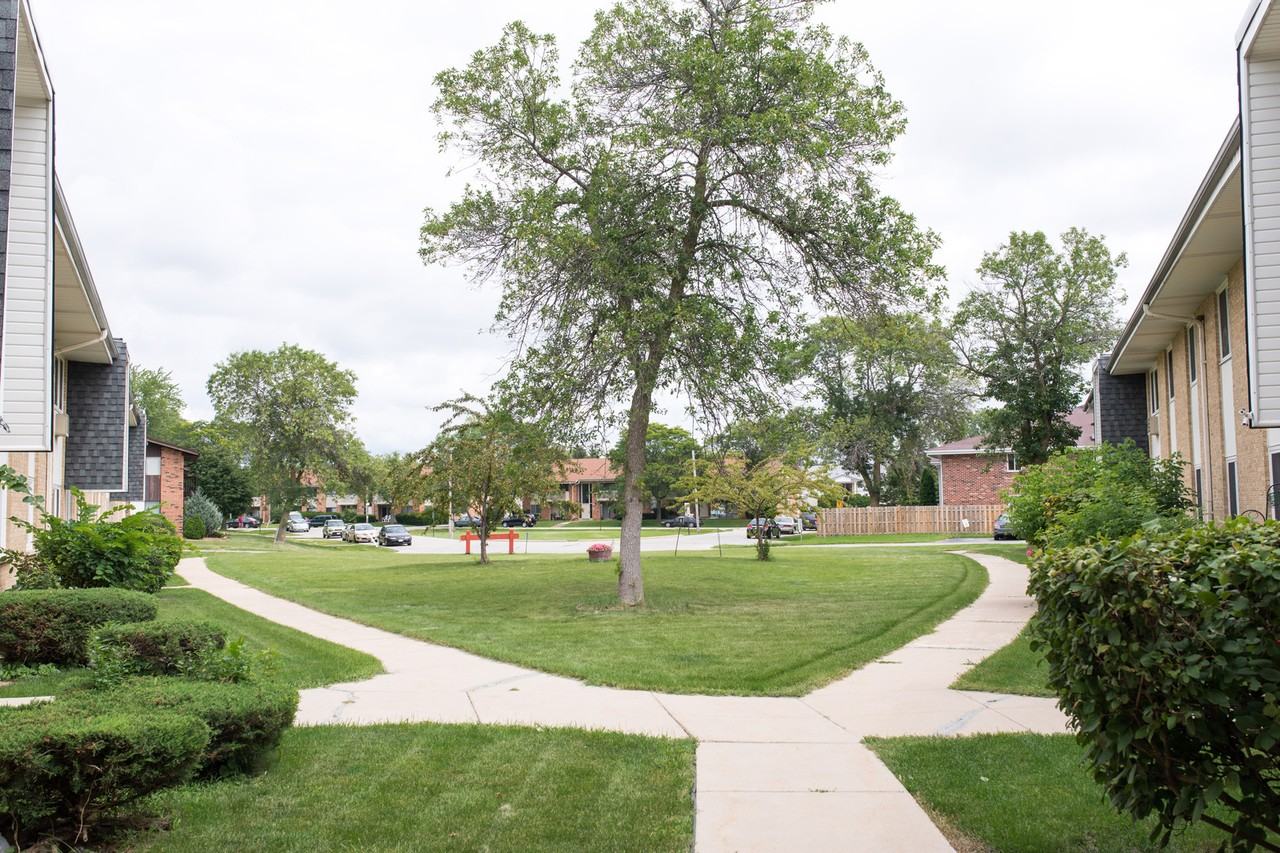 4051 S 65th St - Photo 2 of 8