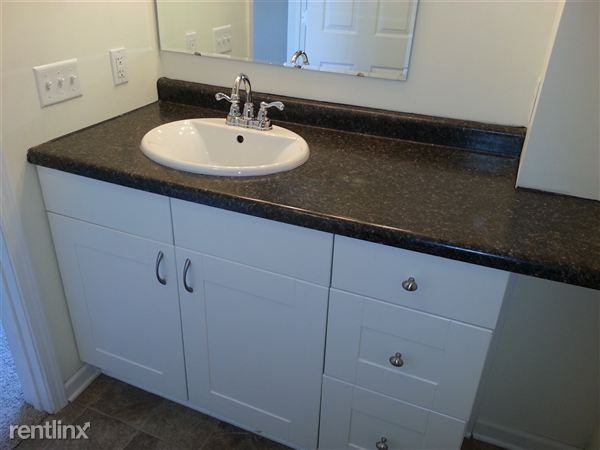 409 E State St - Photo 2 of 10