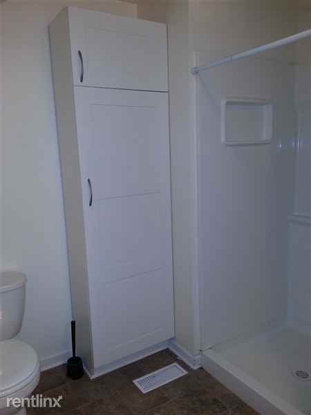 409 E State St - Photo 3 of 10