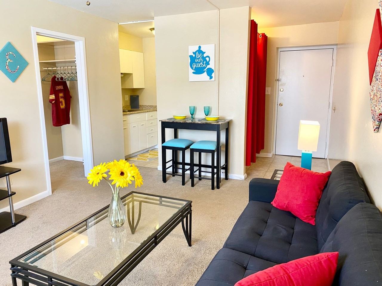 Phoenix - Photo 2 of 50