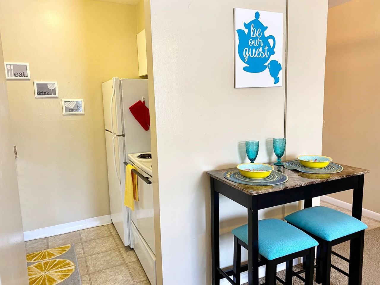 Phoenix - Photo 5 of 50