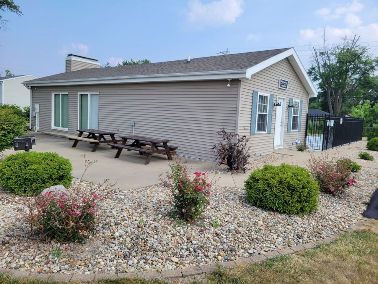 2805 W Larchmont Lane - Photo 5 of 5