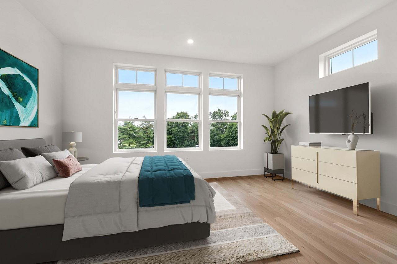 The Residence at 581 Salem St - Photo 3 of 19