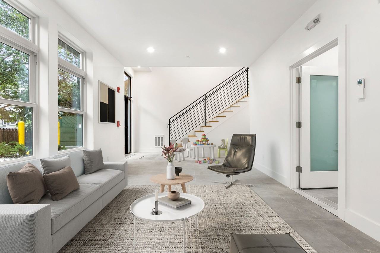 The Residence at 581 Salem St - Photo 4 of 19