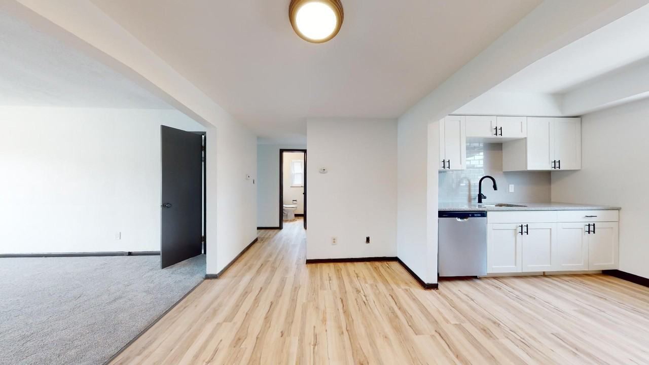 6390 Ridge Rd #7 - Photo 5 of 50