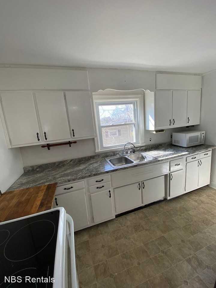 1807 Sunset Dr - Photo 3 of 7