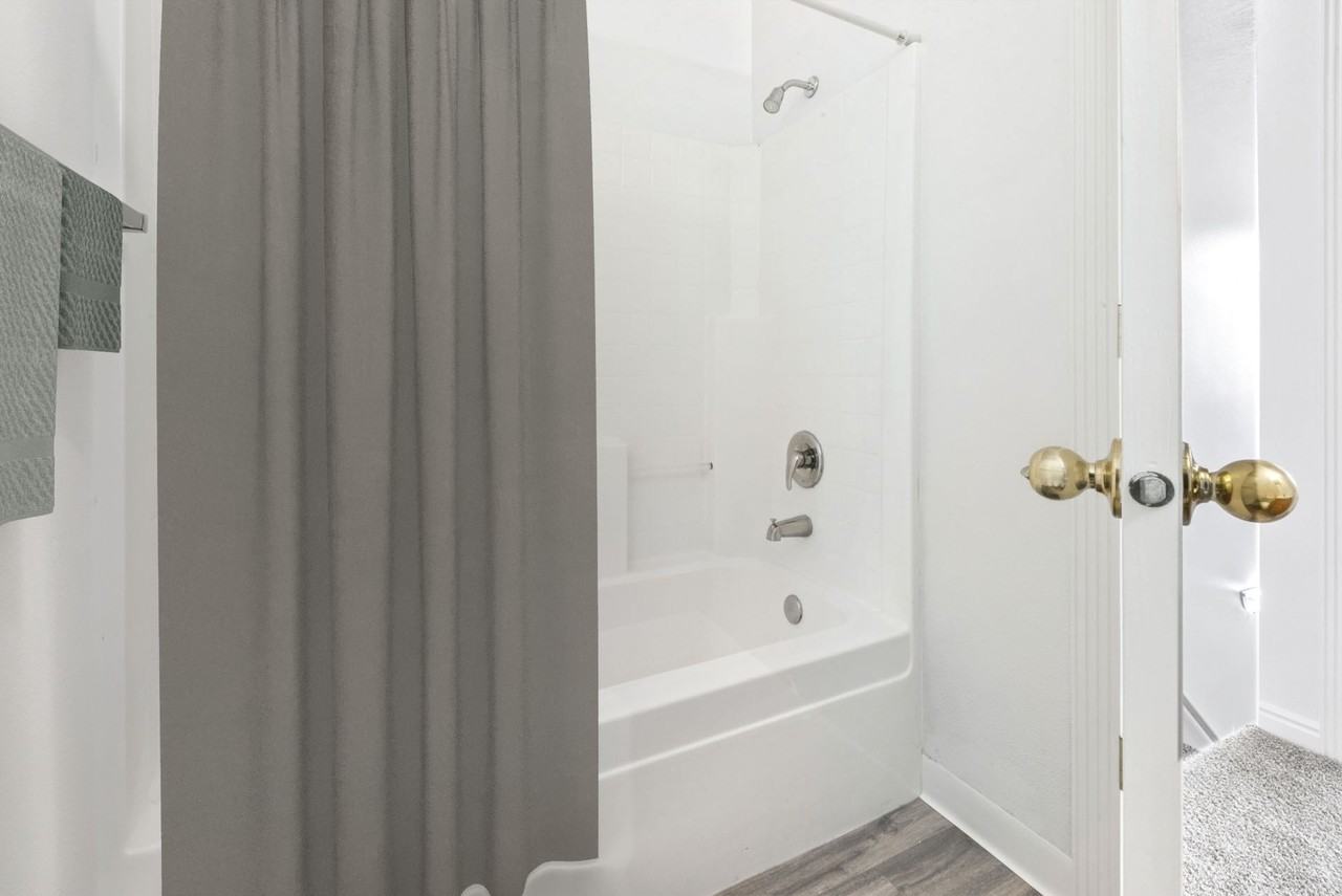 1 N Sugar St - Photo 3 of 23