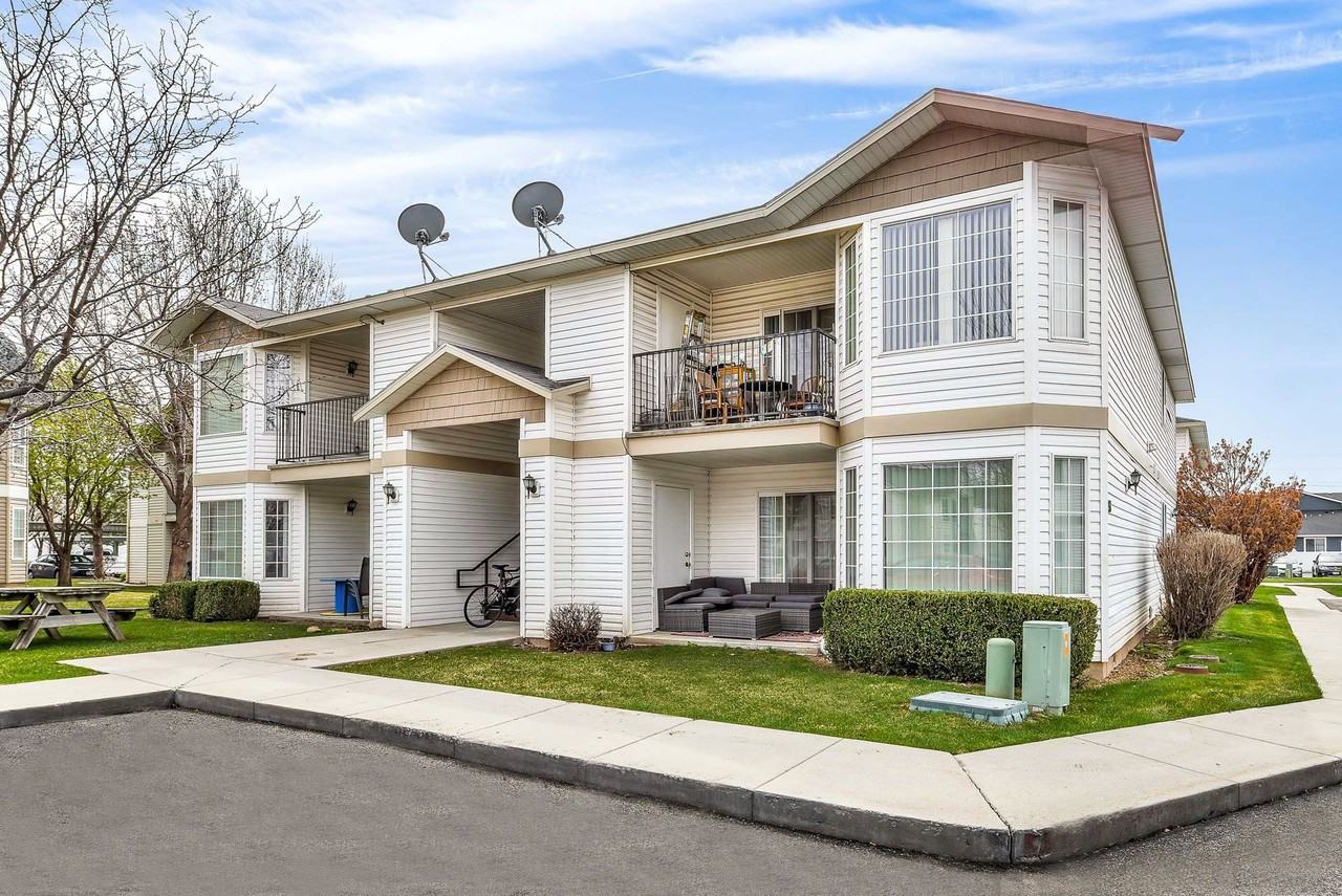 Sea Fury Apartments - Photo 5 of 5