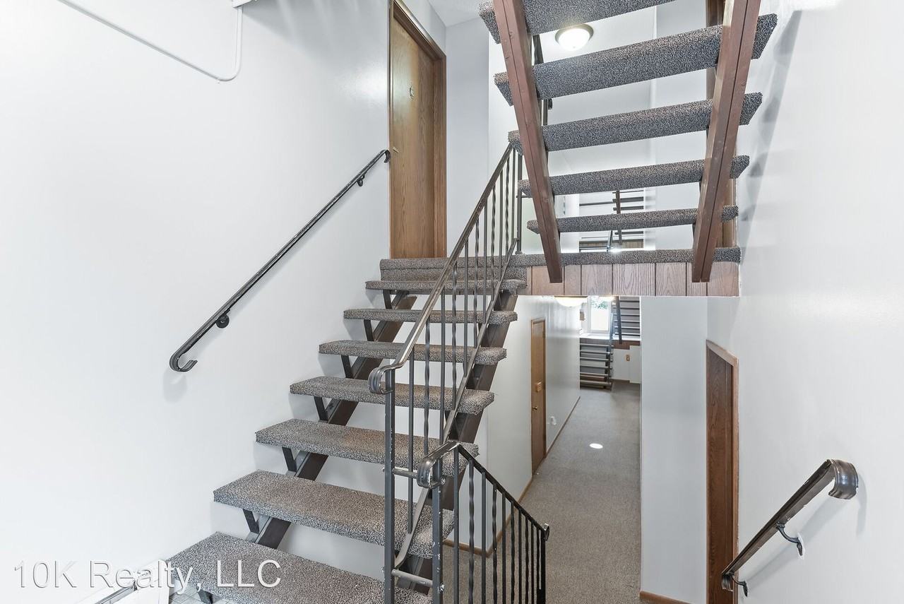 923 West Branch St - Photo 2 of 9