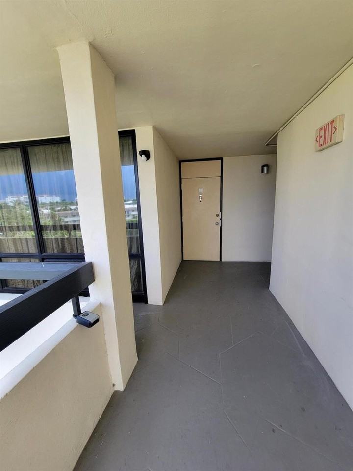 1401 S Federal Hwy #412 - Photo 3 of 8