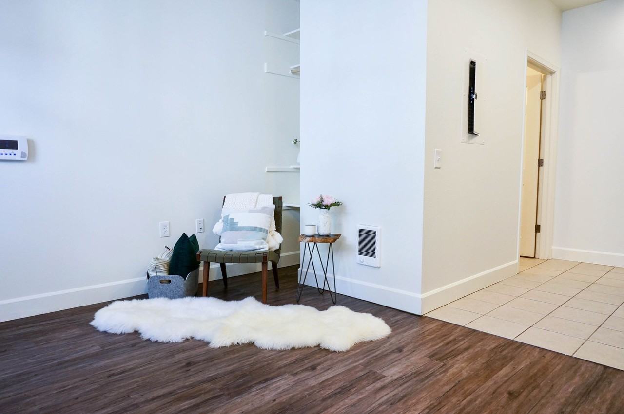 Apartment in Charming Inner Northeast Portland Neighborhood! - Photo 2 of 13