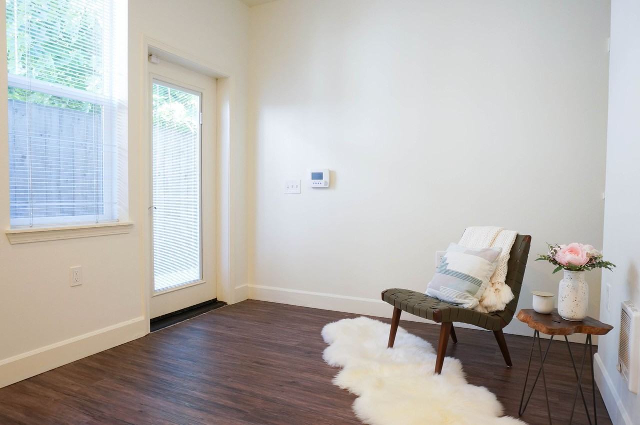 Apartment in Charming Inner Northeast Portland Neighborhood! - Photo 3 of 13