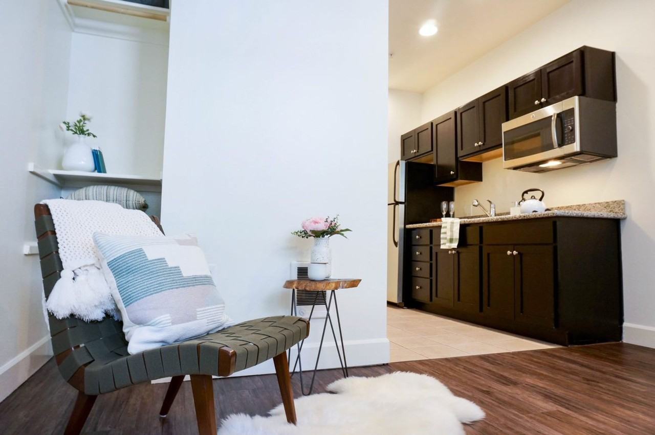 Apartment in Charming Inner Northeast Portland Neighborhood! - Photo 5 of 13