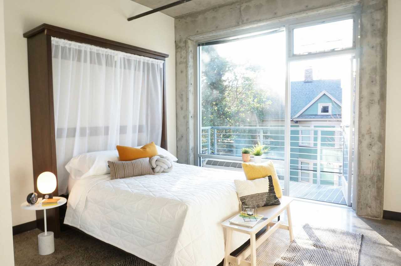 Hoyt - Photo 6 of 49