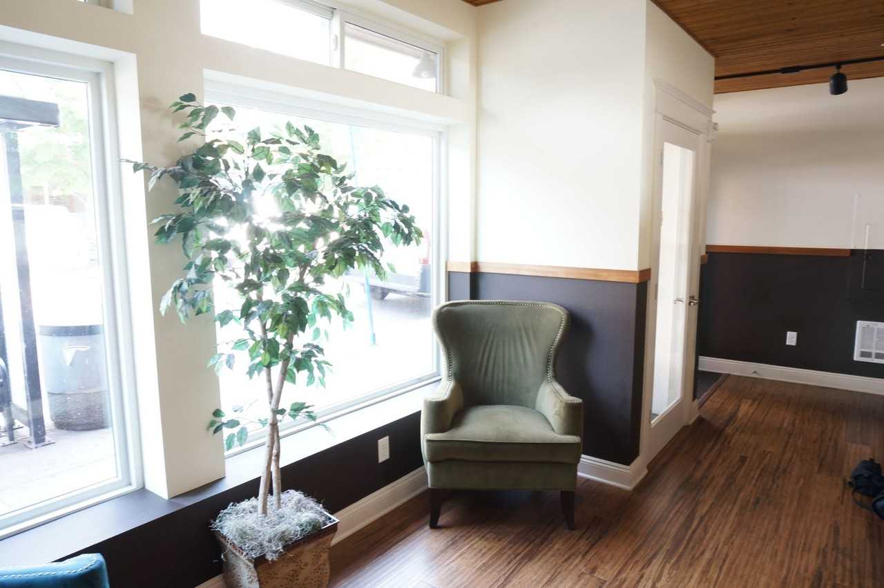 Miss - Photo 2 of 13