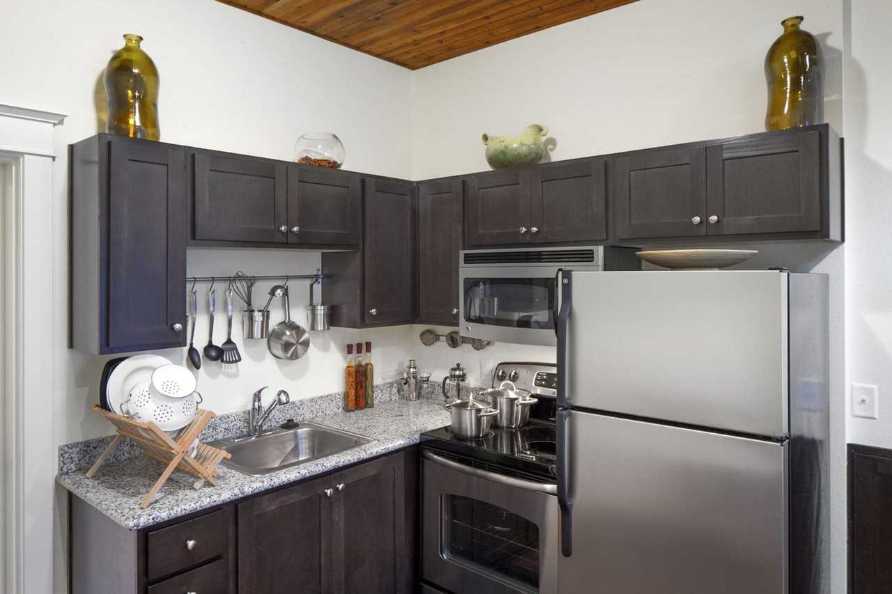 Miss - Photo 4 of 13