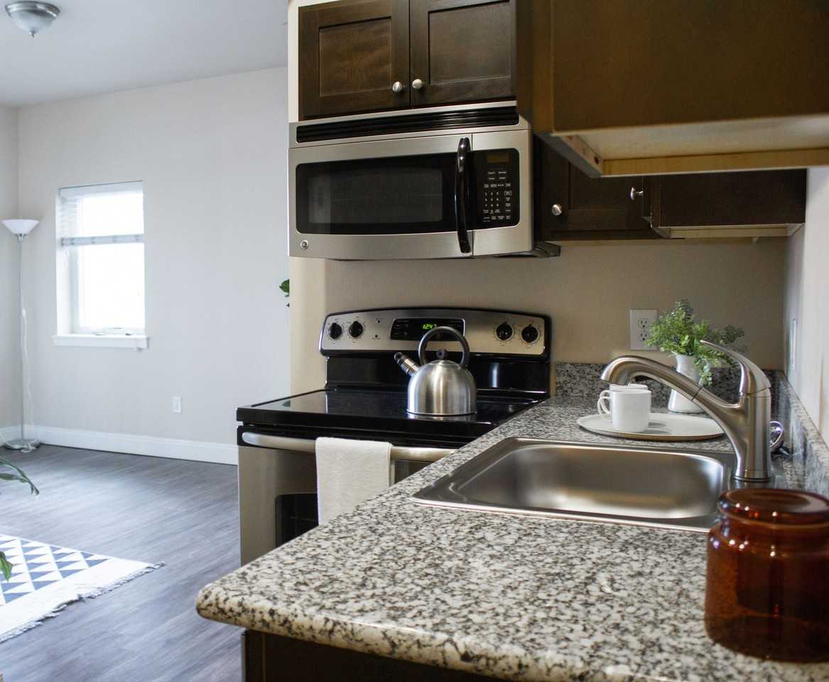 Miss - Photo 7 of 13