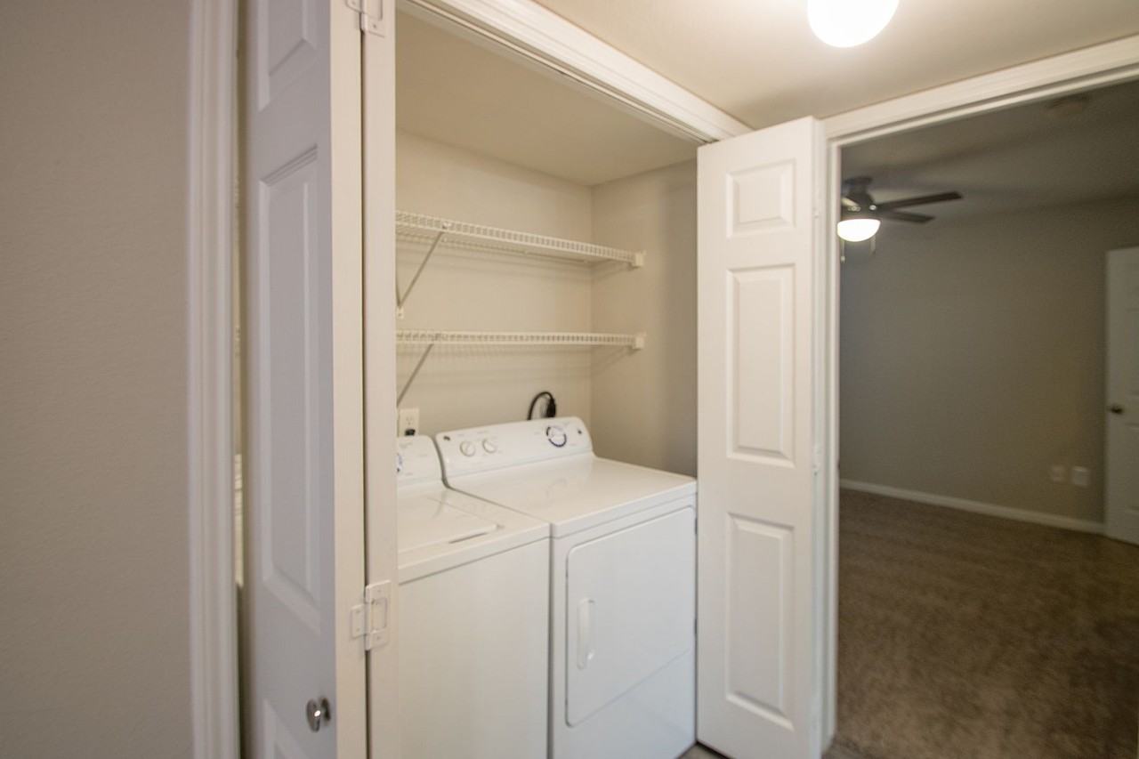 Wyndham Apartments - Photo 4 of 24