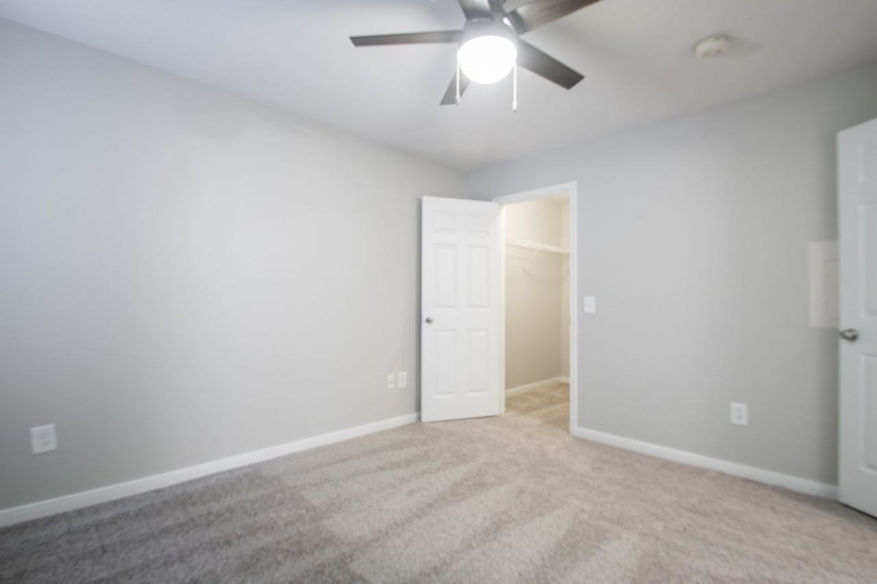 Wyndham Apartments - Photo 5 of 24