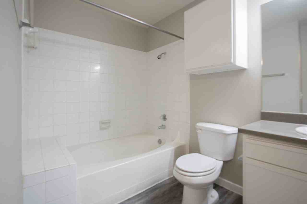 Wyndham Apartments - Photo 7 of 24