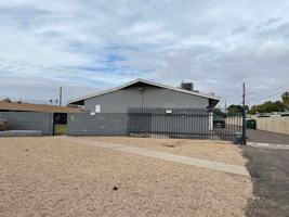 featured image of 2414 W Devonshire Ave