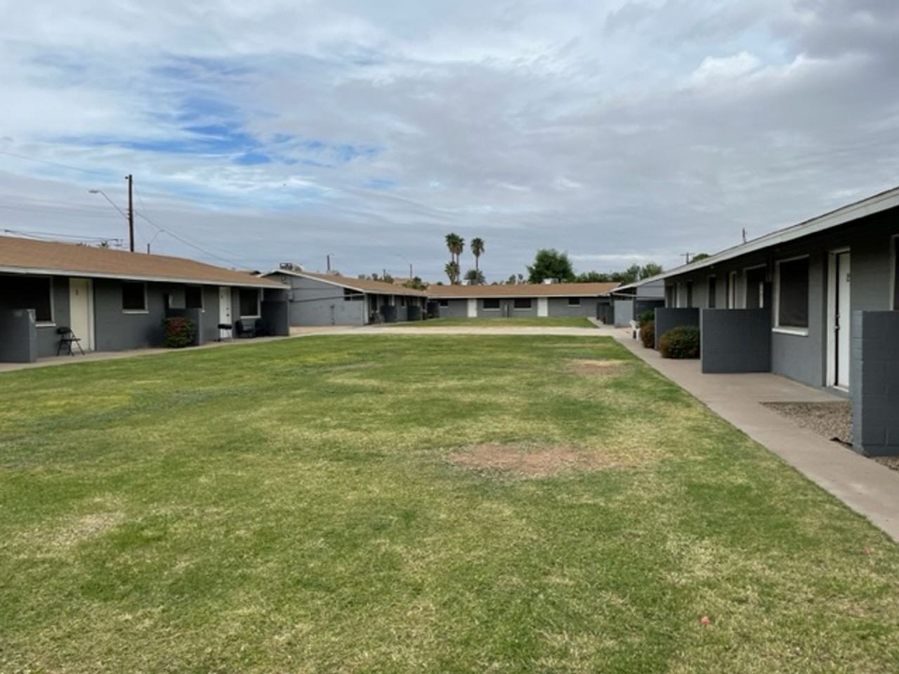 Free!!!! Beautiful One Bedroom Available. 1 month off first months rent move in promotion - Photo 2 of 25