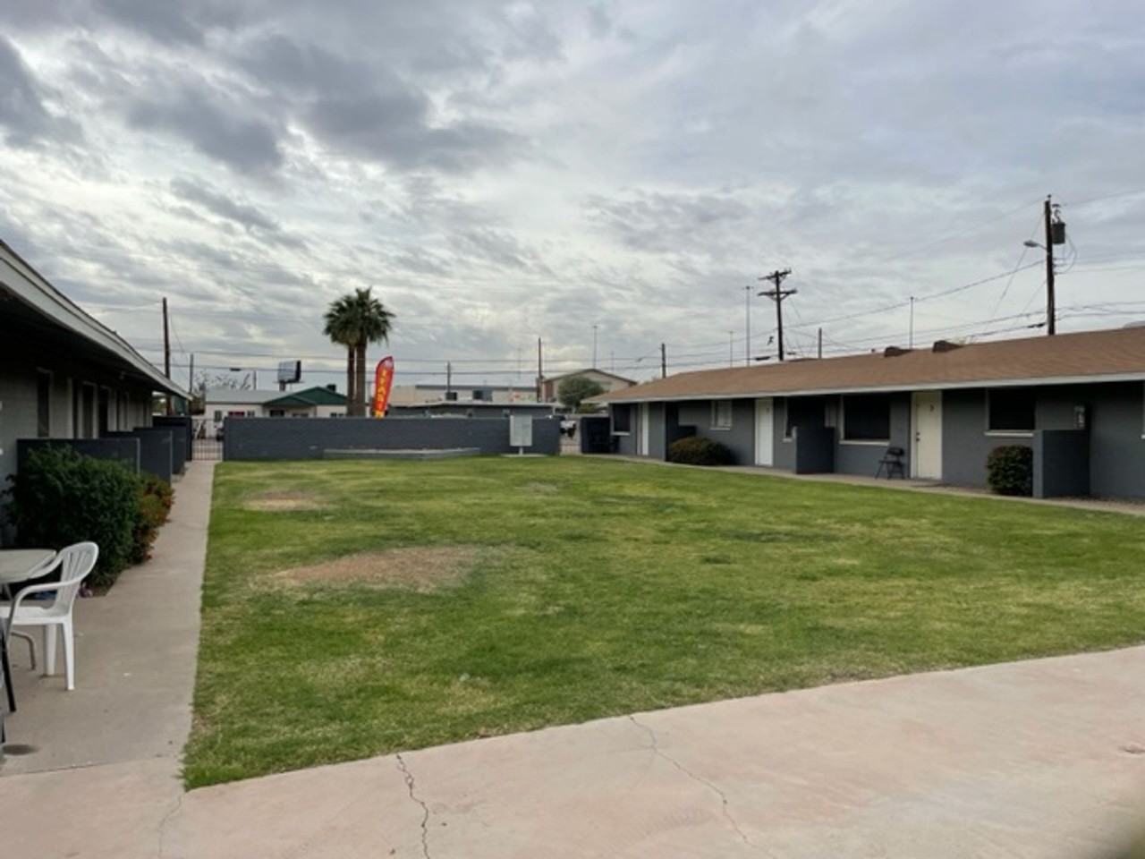 Free!!!! Beautiful One Bedroom Available. 1 month off first months rent move in promotion - Photo 3 of 25