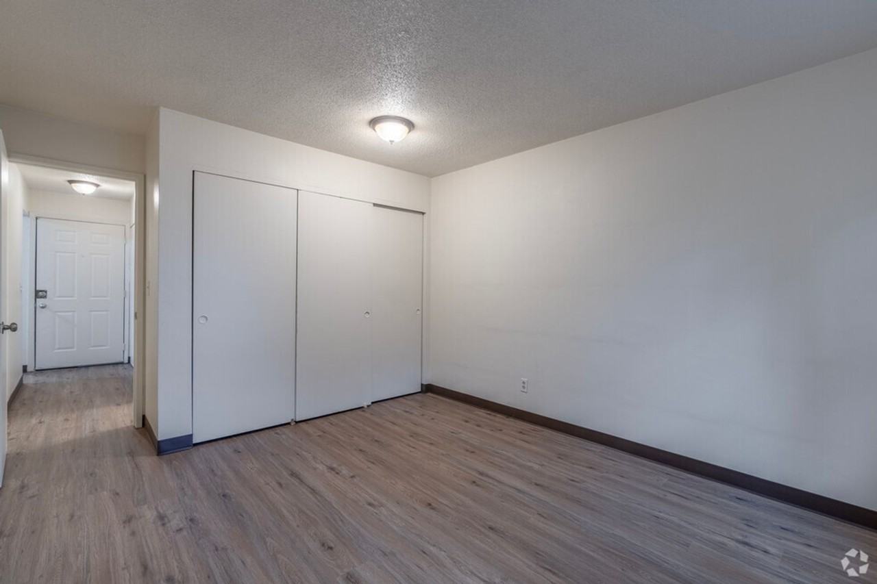 Tranquil Living, Thoughtfully Updated – Welcome to Brooktree Apartments in South Salem - Photo 3 of 12