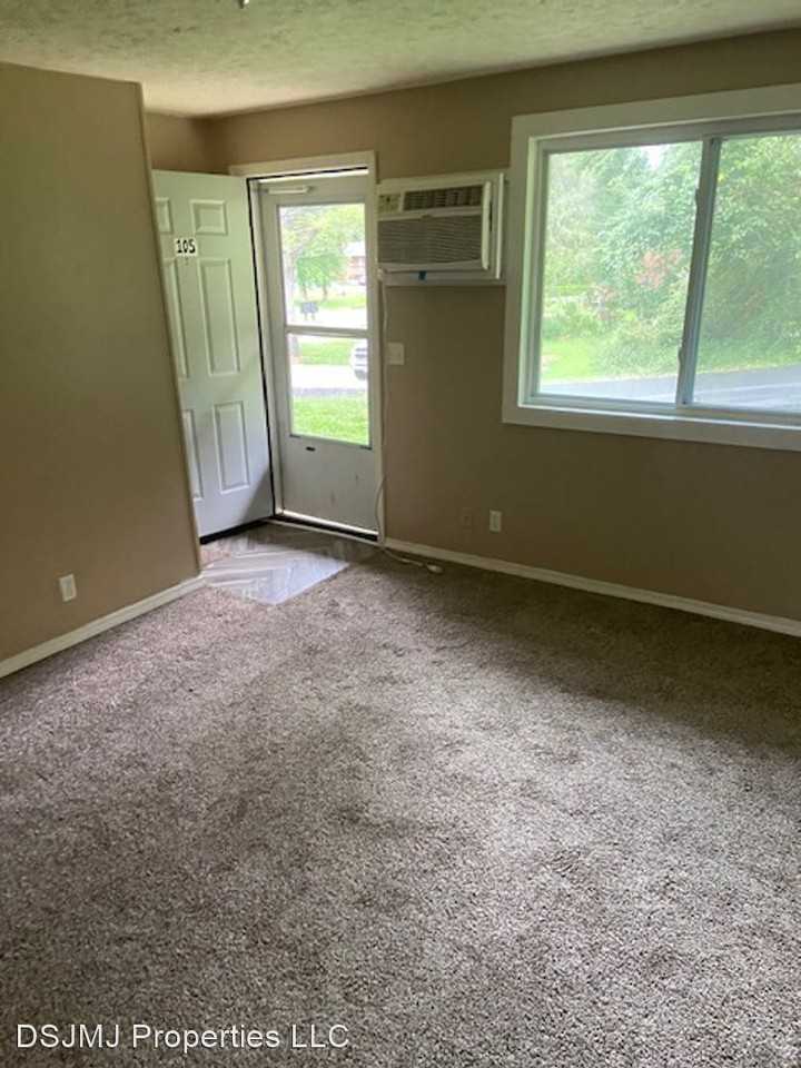 Rosemar Terrace - Photo 2 of 10