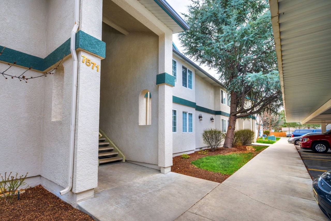 New Year, New Home, New Savings Get 1 Month FREE at The Pines Apartments - Photo 4 of 8