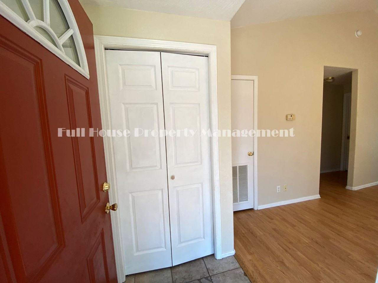 525 Calumet Ave. - Photo 3 of 17