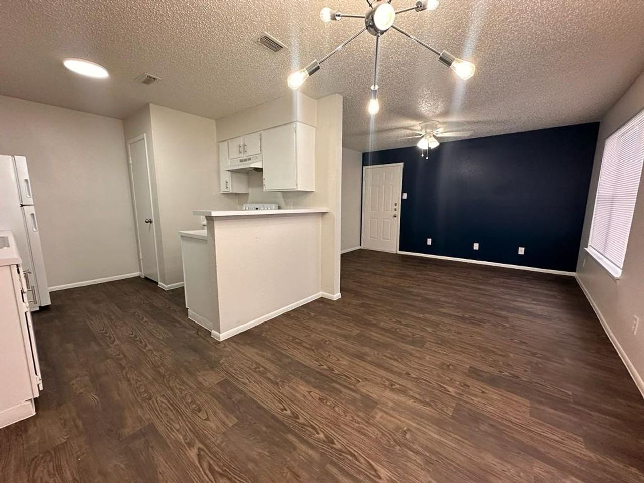 Riverbend Apartments - Photo 4 of 10