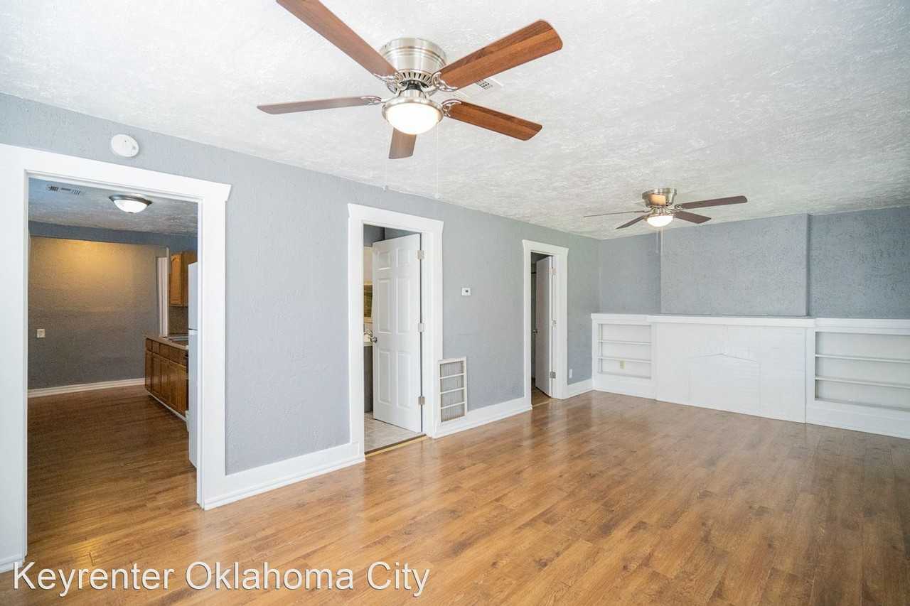 338 Se 41st St - Photo 3 of 11