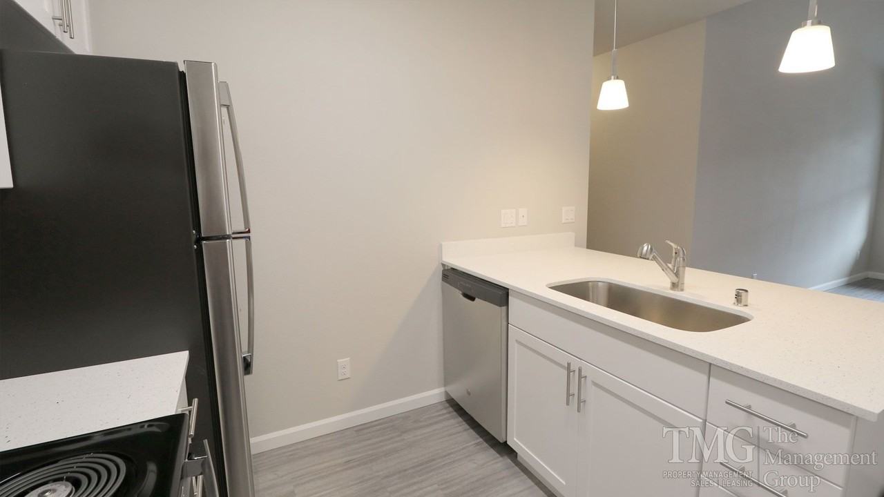 540 S Royle Rd - Photo 2 of 50