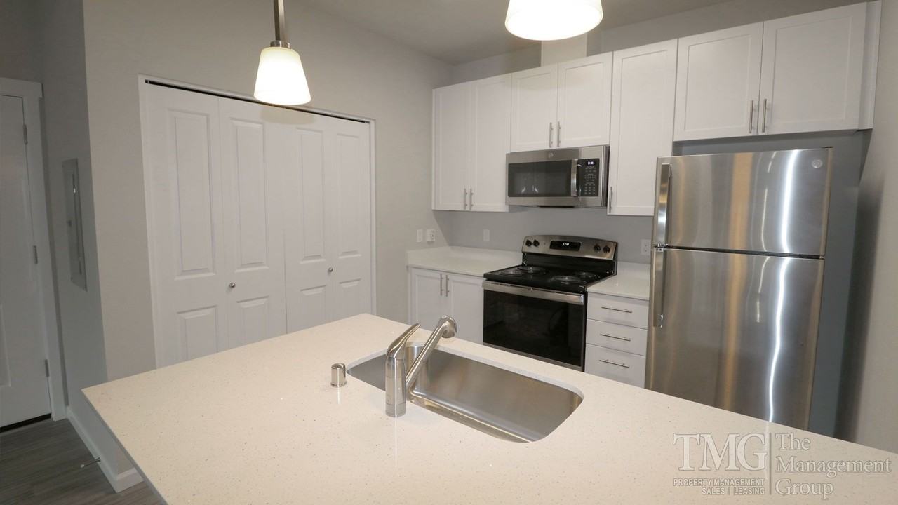 540 S Royle Rd - Photo 4 of 50