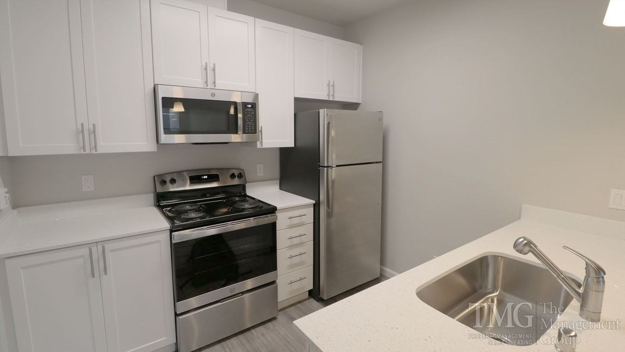 540 S Royle Rd - Photo 5 of 50