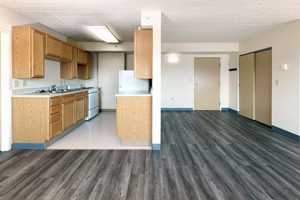 featured image of 337 E 4th Ave