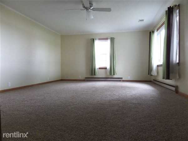 116 E North St - Photo 3 of 6