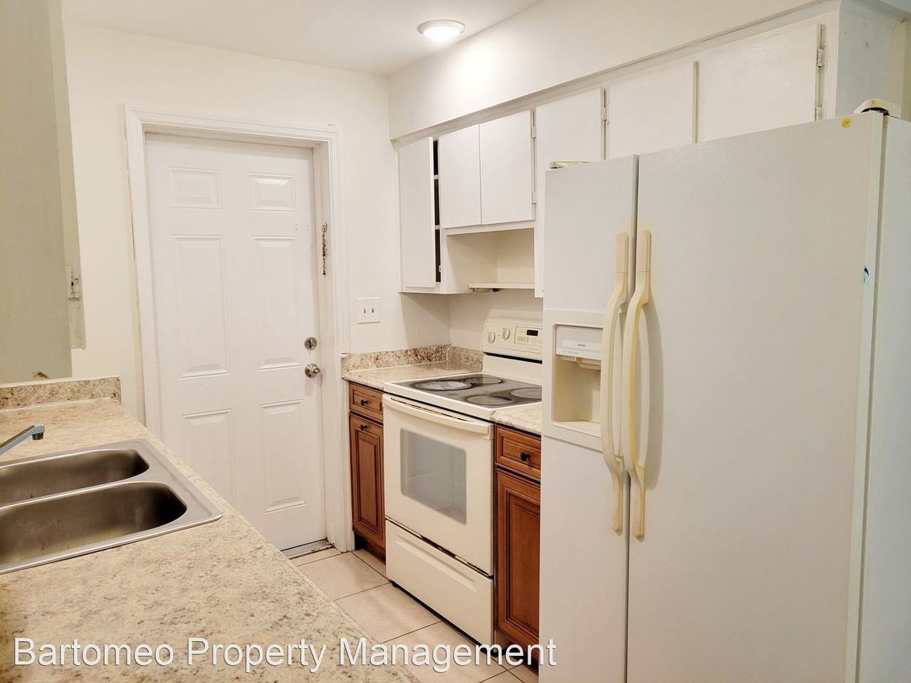 917/919 Freemont St & 3304/3306 Edgewood Ave Apartments in Dunbar, Fort