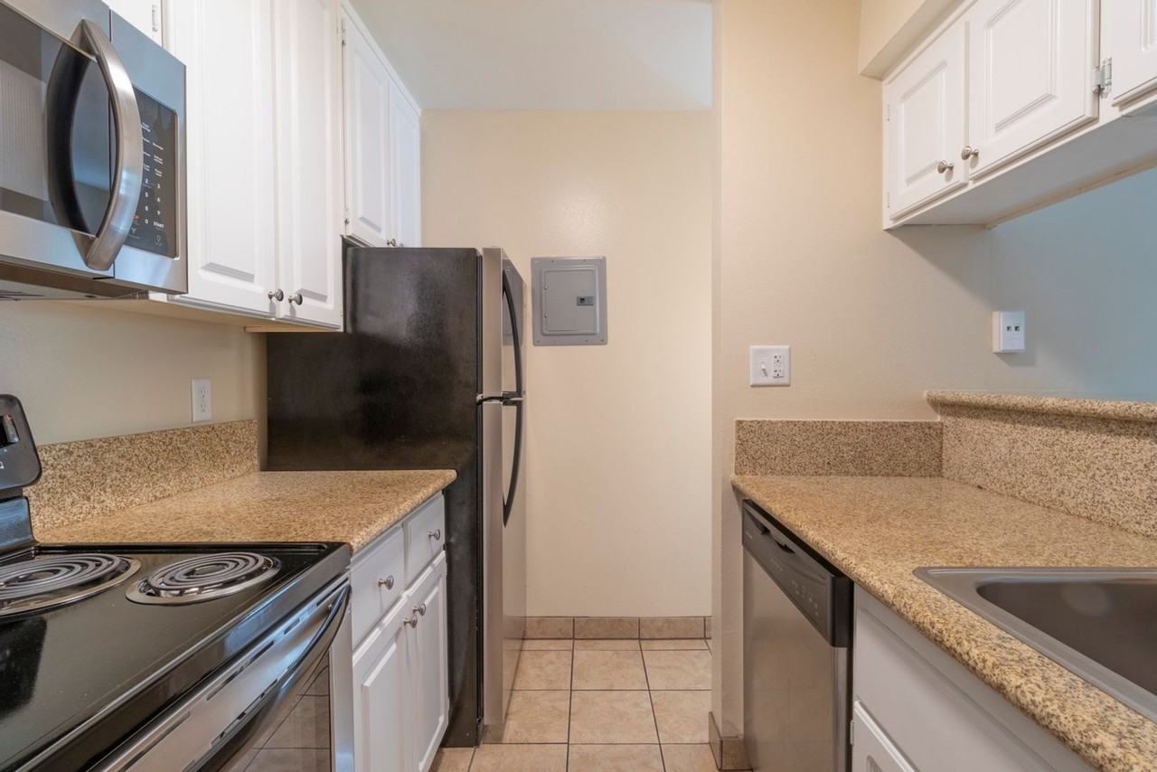 Woodburn Townhomes - Photo 4 of 19