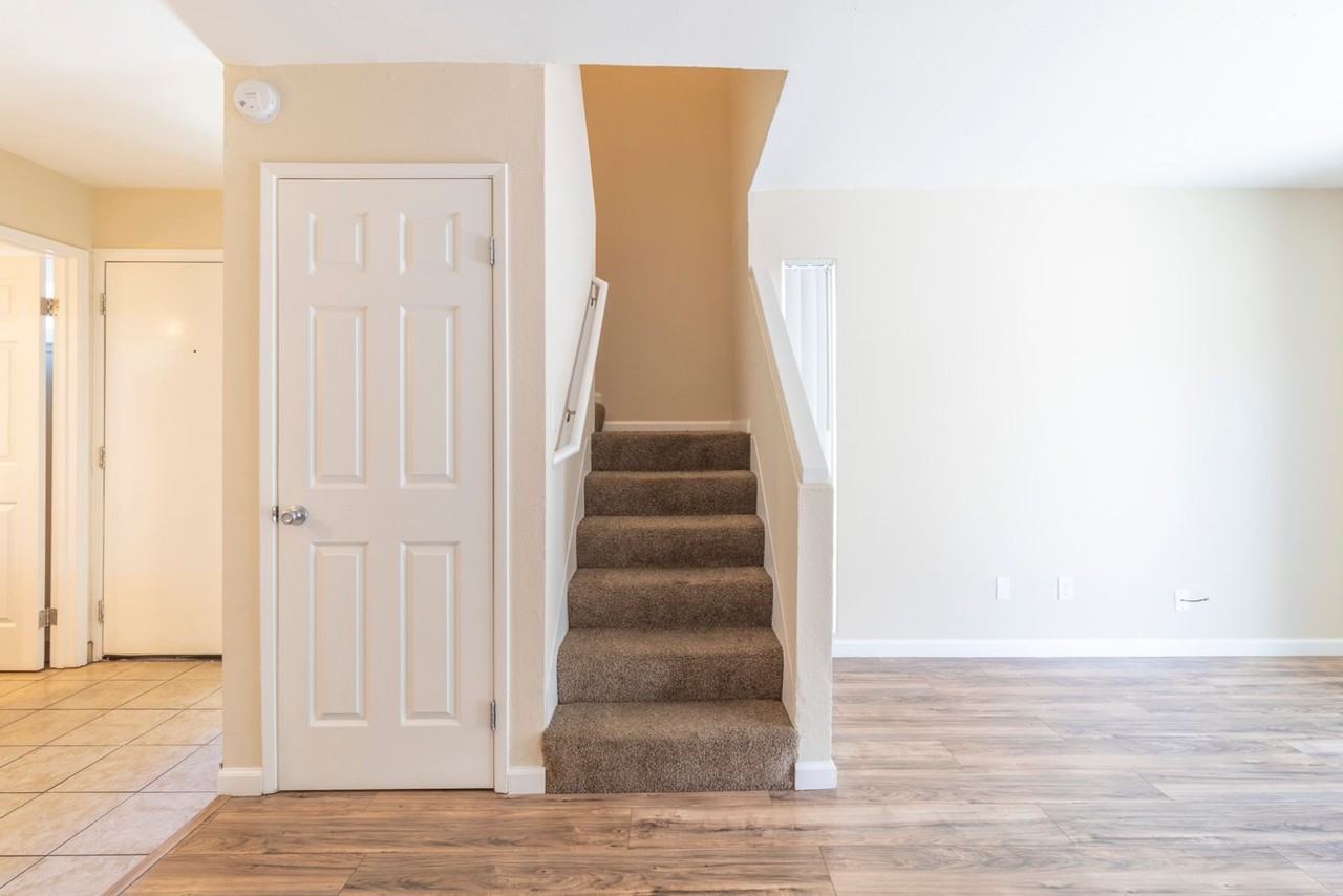 Woodburn Townhomes - Photo 6 of 19