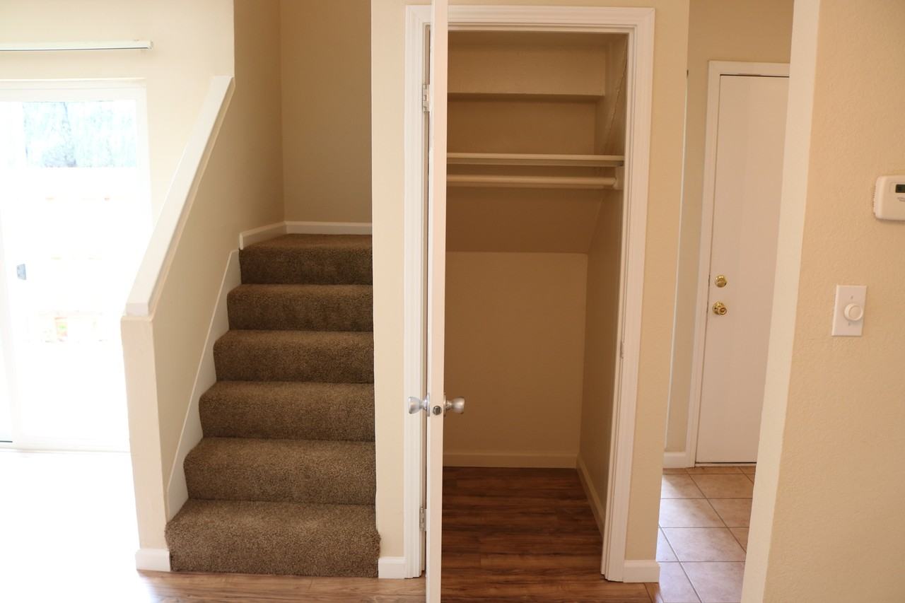 Woodburn Townhomes - Photo 7 of 19