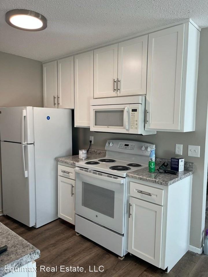 River Walk Apartments of Delano - Photo 3 of 7