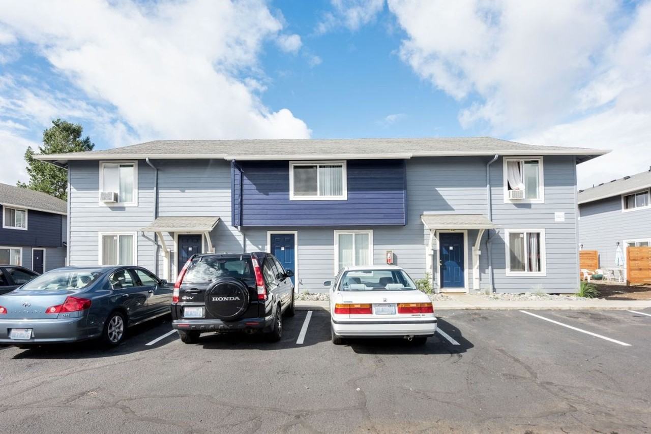 3417 NE 53rd St - Photo 2 of 9