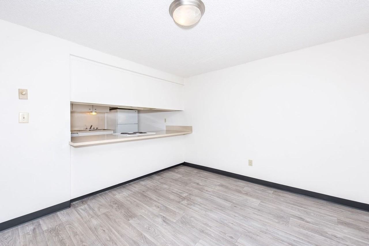 3417 NE 53rd St - Photo 5 of 9