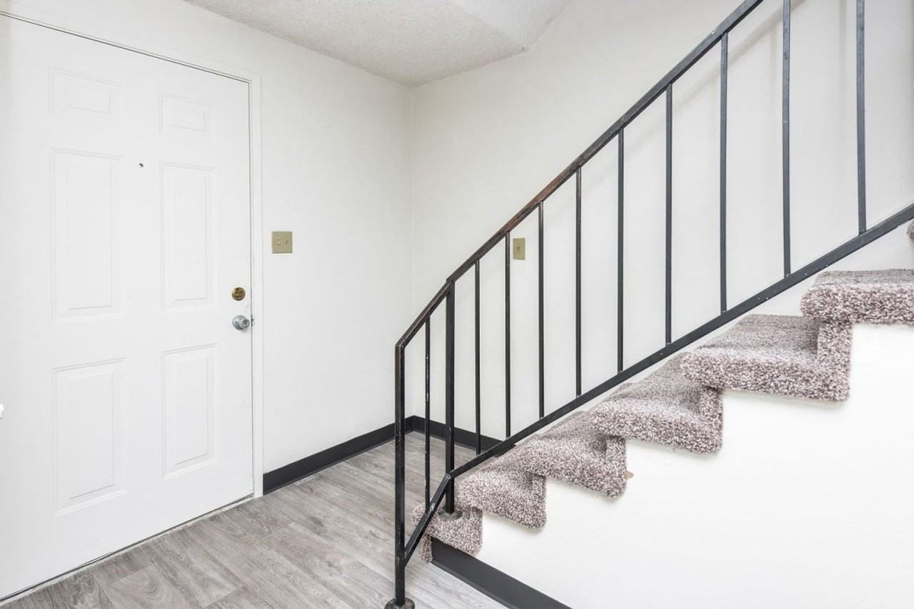 3417 NE 53rd St - Photo 6 of 9