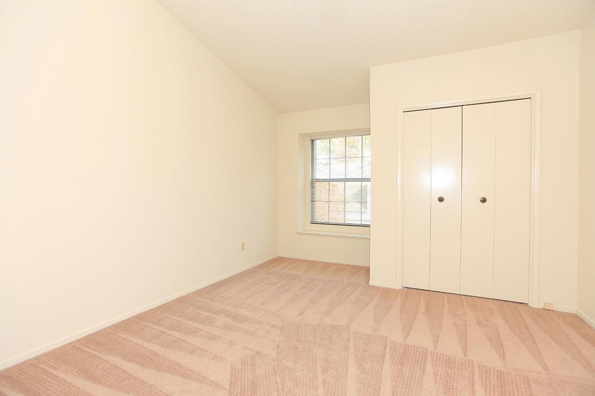 Greenhaven Apts. - Photo 6 of 50