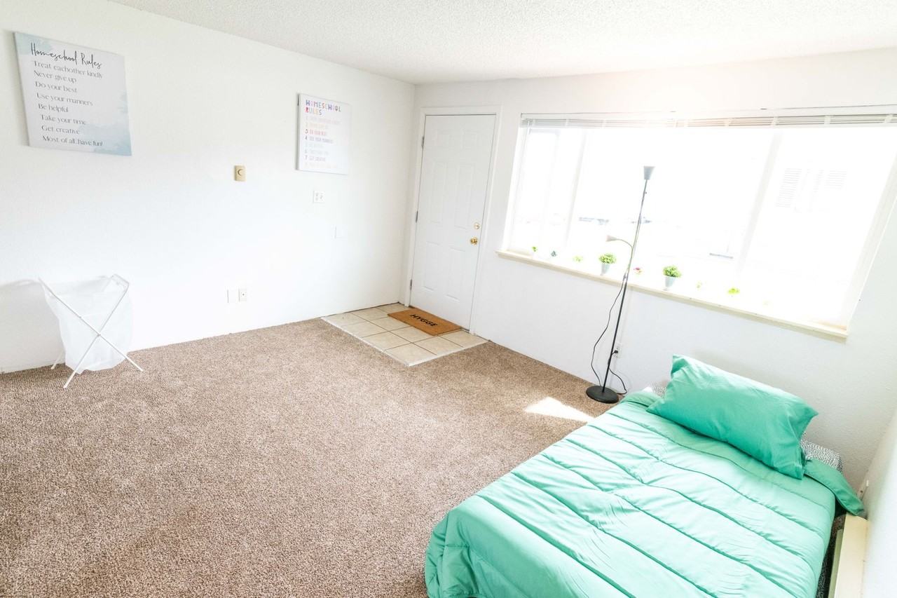 5930 Sixth Ave - Photo 3 of 48