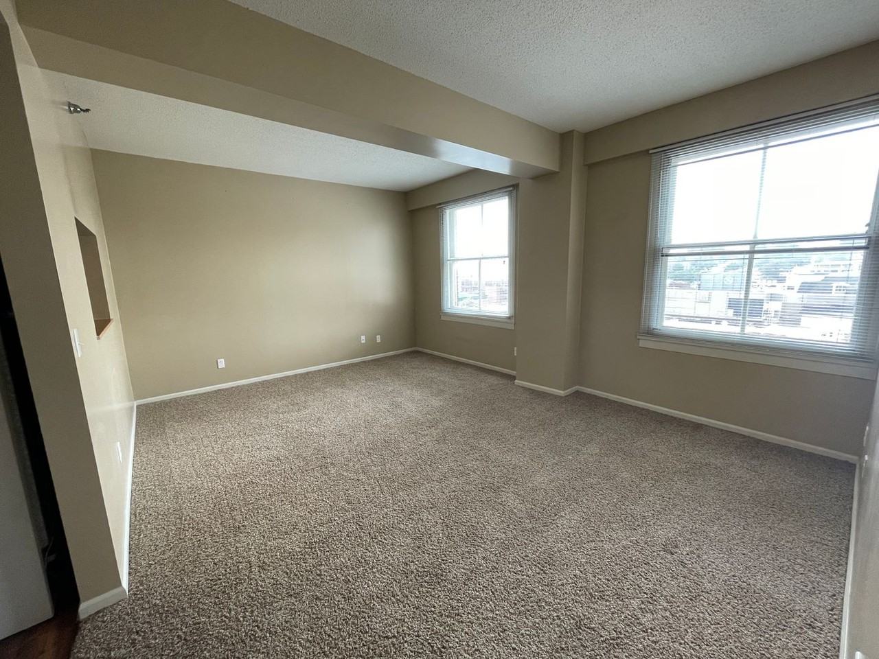 Kensington Tower Apartments - Photo 2 of 41