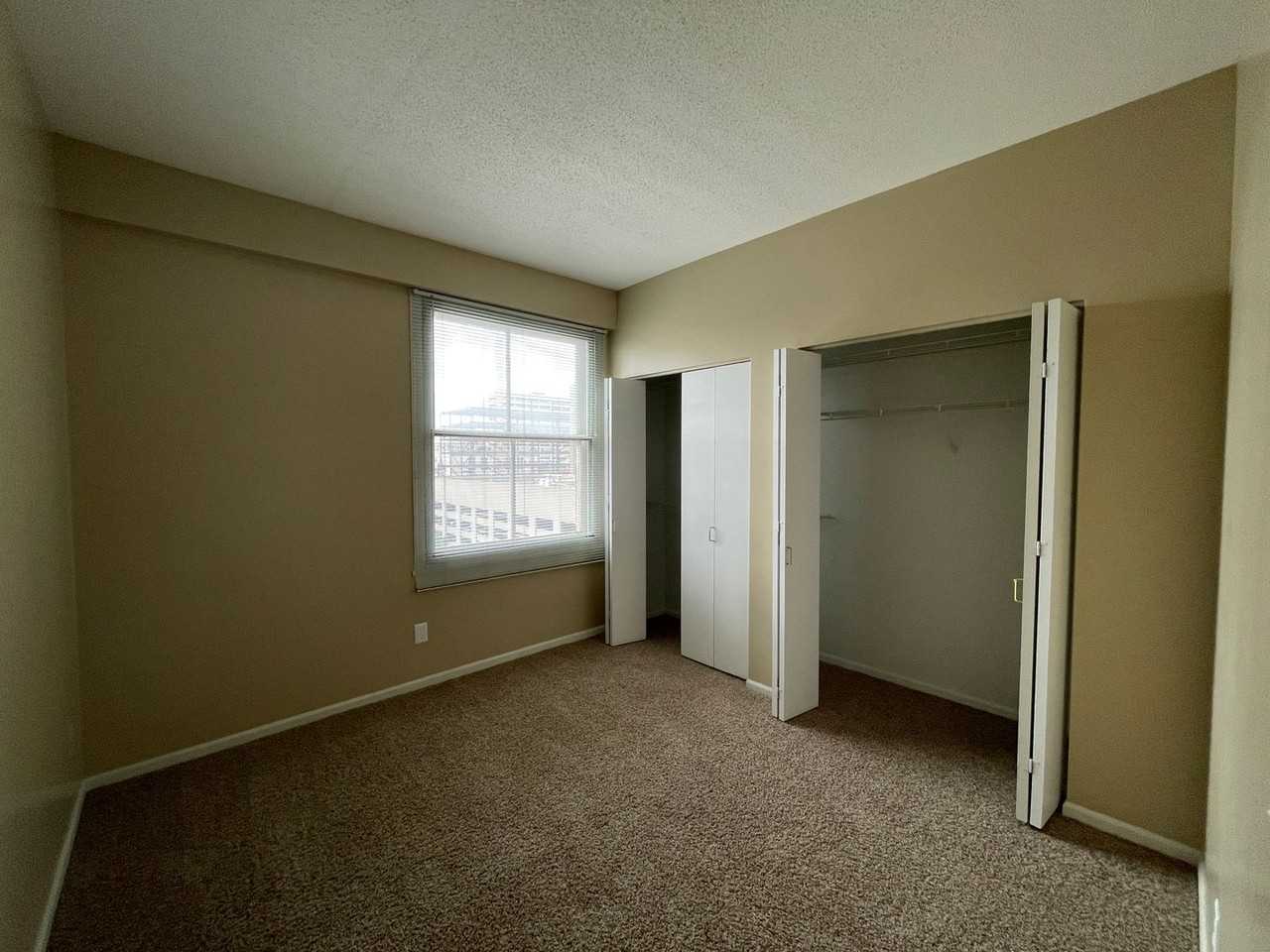 Kensington Tower Apartments - Photo 4 of 41